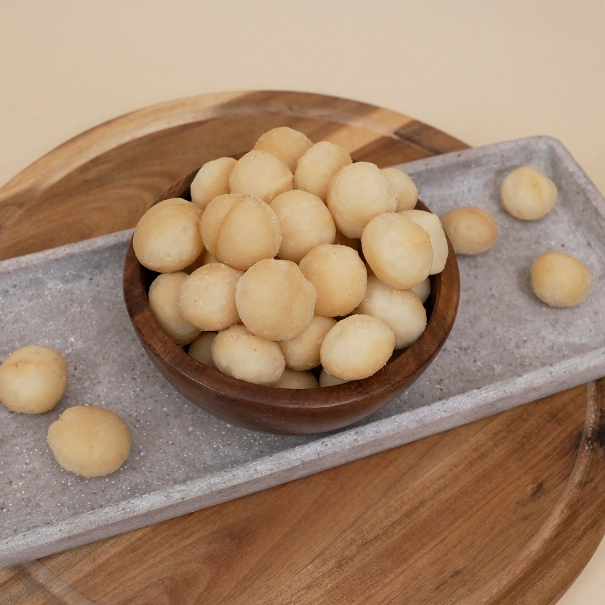 Macadamias-geröstet und gesalzen, verfeinert mit einer Prise Meersalz