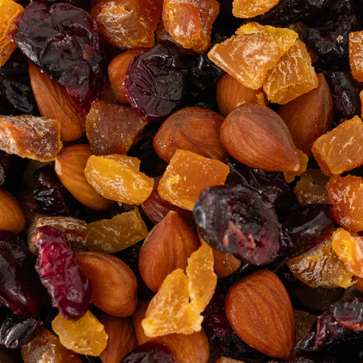 Nussmischung mit Aprikosenkernen, cranberries, Aprikosenstückchen