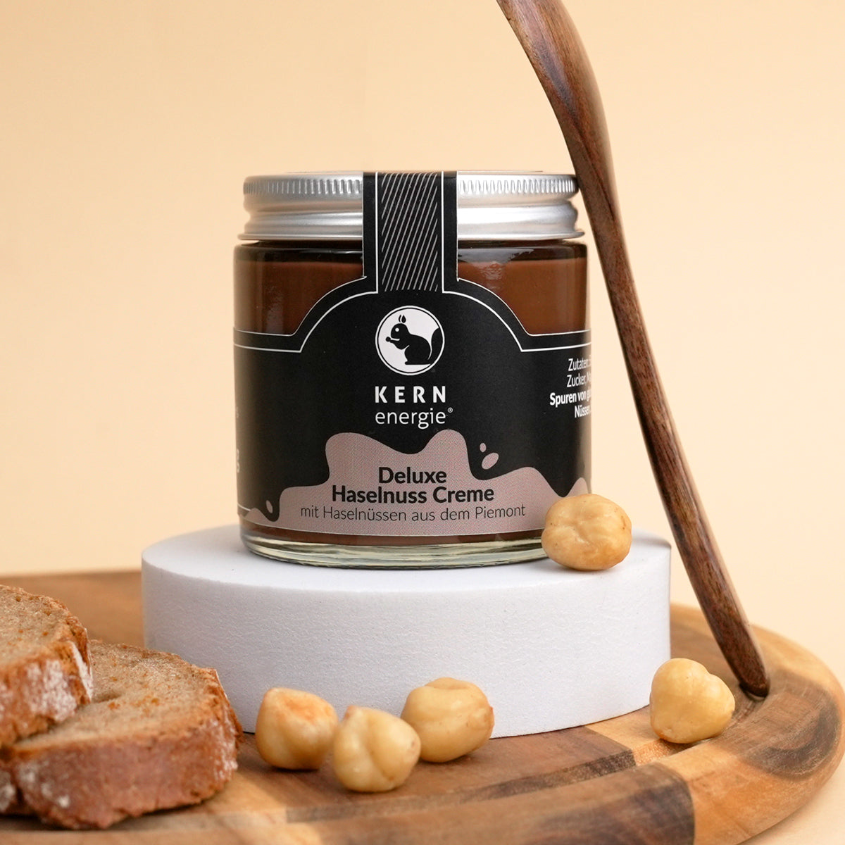 Deluxe Haselnuss Creme aus frischen Haselnüssen aus dem Piemont im edlen Glaß