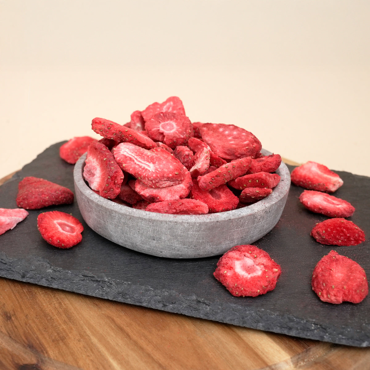 Erdbeerscheiben-gefriergetrocknet, komplett ohne Zusätze wie Zucker oder Aromen, perfekt als Snack oder im Müsli
