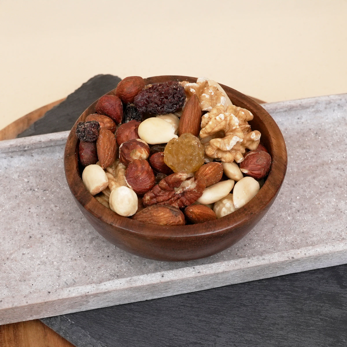 Studentenfutter – naturbelassene Nuss-Frucht-Mischung mit Pekannüssen und Paranüssen und fruchtigen Rosinen