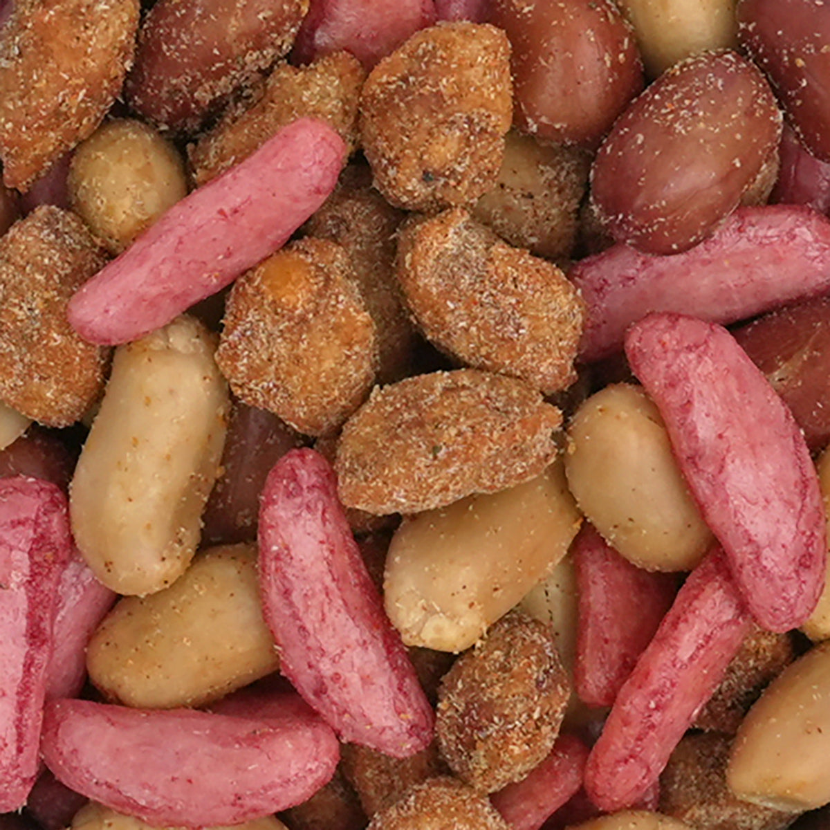 Nahaufnahme Nussmischung "Asian Fusion" aus gerösteten Erdnüssen, verfeinert mit der Würze und den Crackern Asiens, wie Katjang Pedis und den Reiscrackern Red Moon.