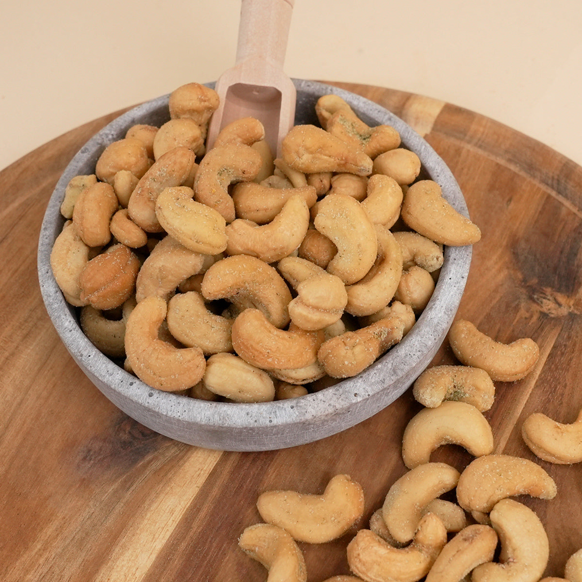 Rosmarin Cashews-geröstete Cashewkerne,frisch und von Hand geröstet,in Nussöl, mit Rosmarin & Meersalz verfeinert
