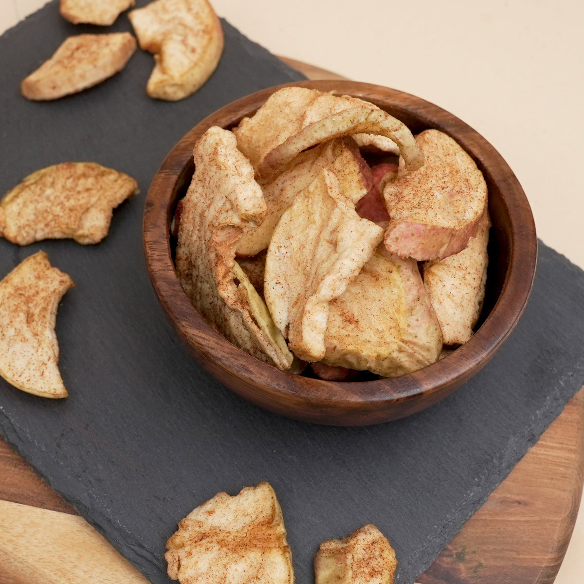 Zimtapfel-Chips-Getrocknete Apfelstückchen mit Zimt verfeinert