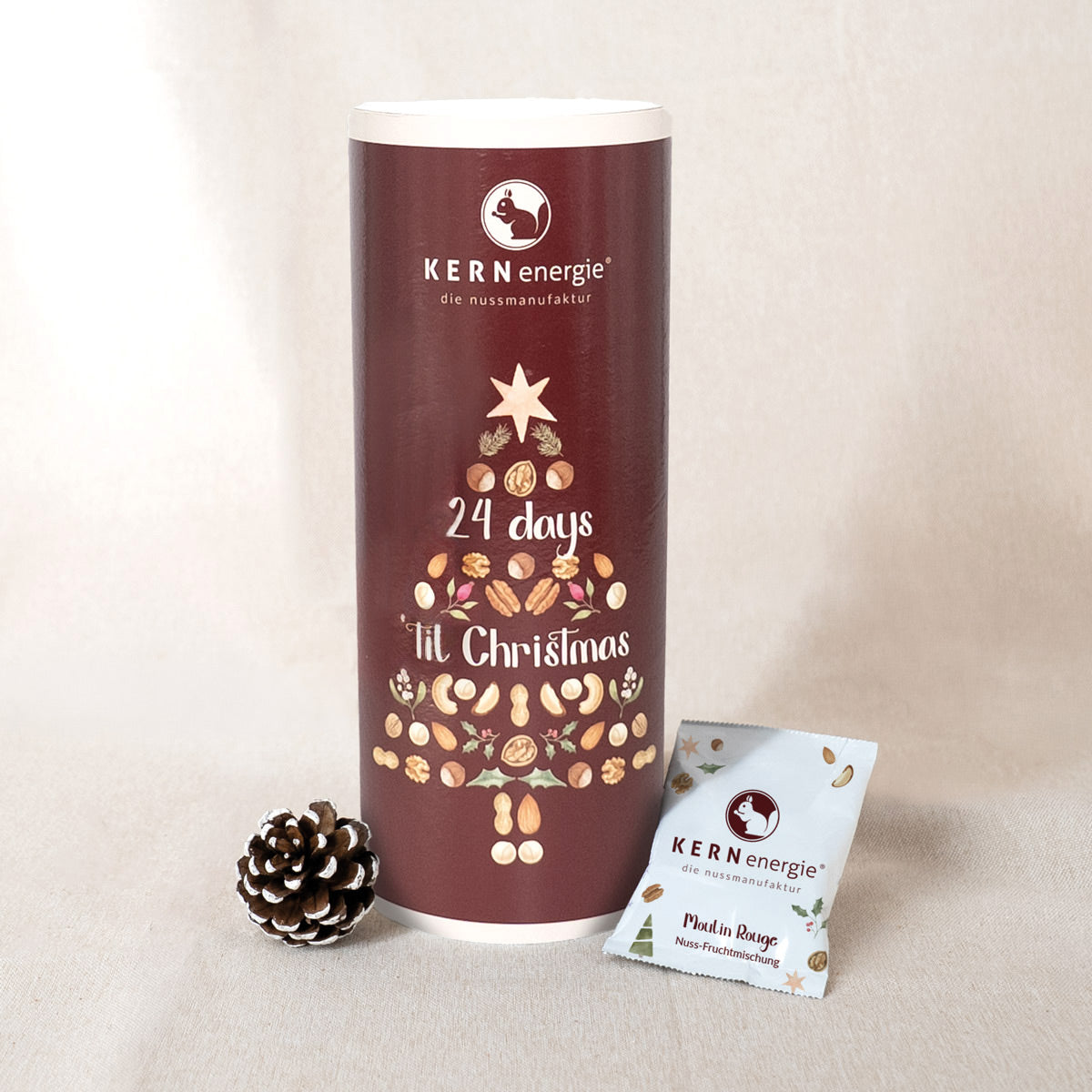 Adventskalender in Dosenform mit einem kleinen Snackbeutel