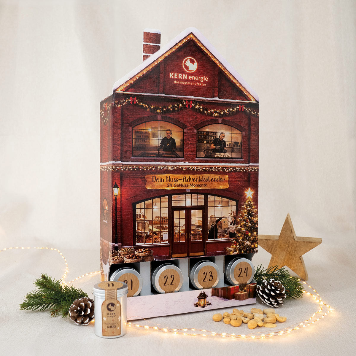 Manufaktur Adventskalender in Form eines Hauses mit Aludosen